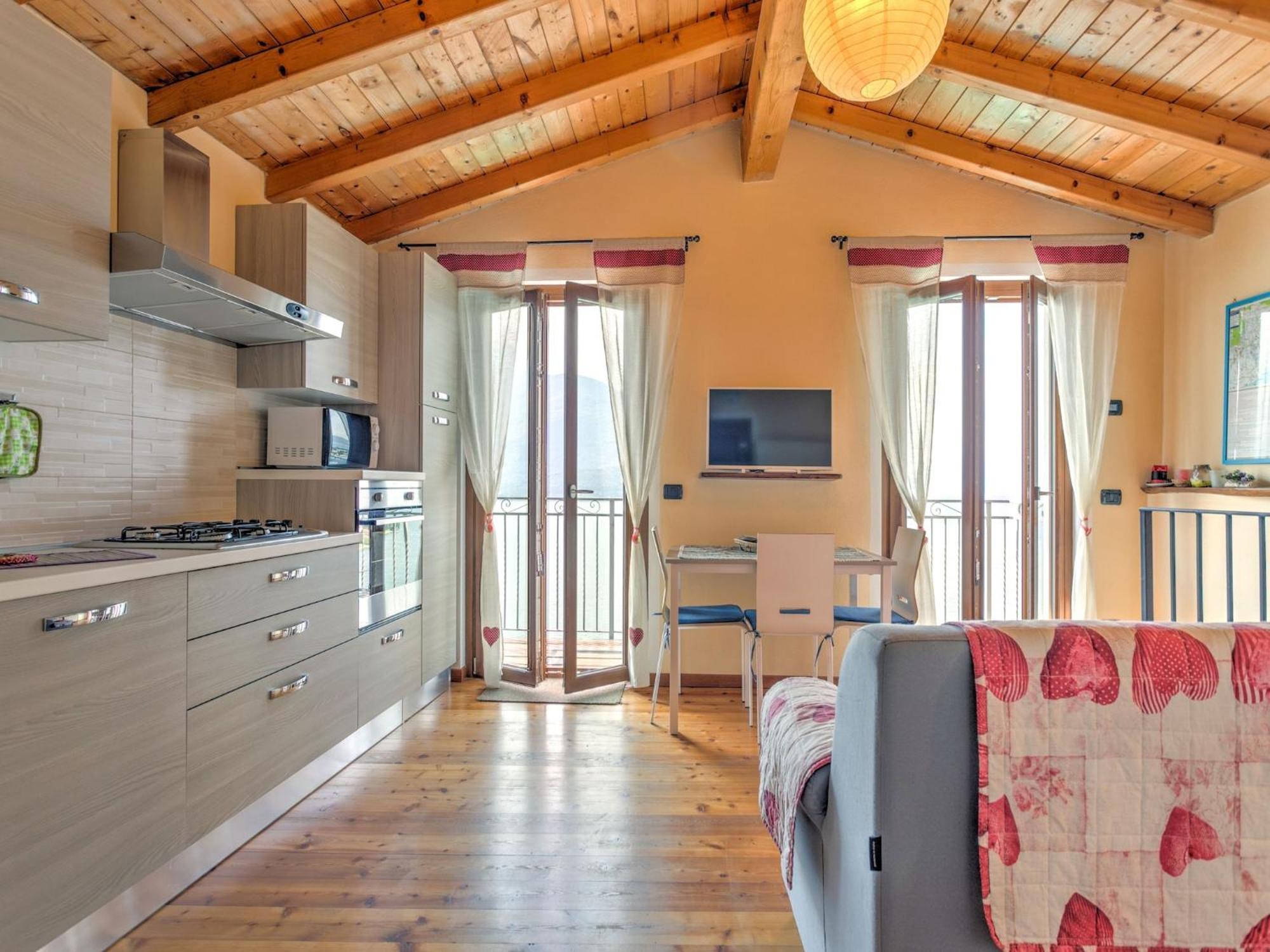 Ferienwohnung Wonderful Flat With Swimming Pool Lift And Garden Gravedona Exterior foto
