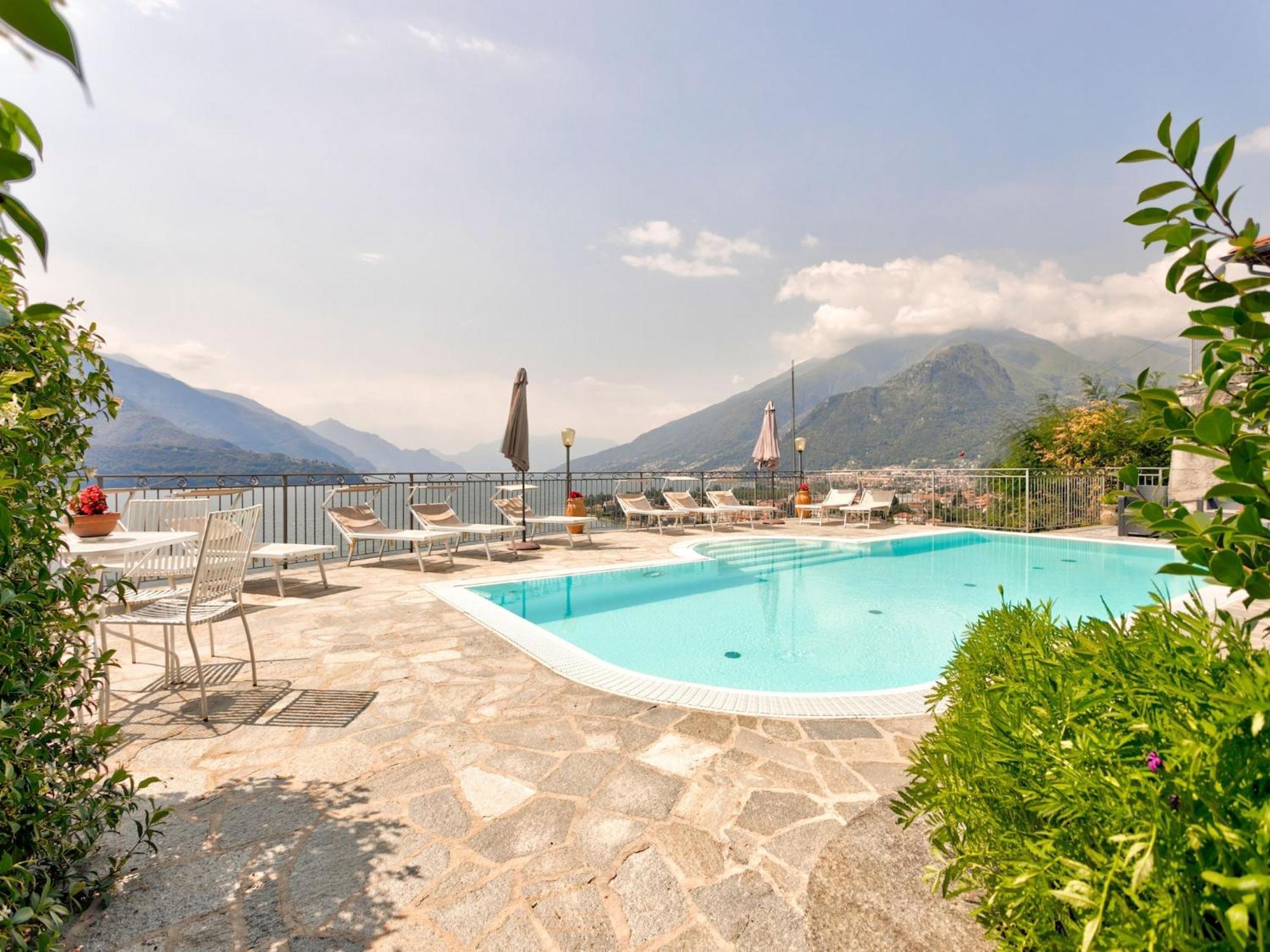 Ferienwohnung Wonderful Flat With Swimming Pool Lift And Garden Gravedona Exterior foto